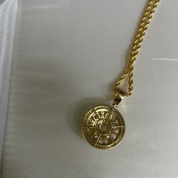 Elegant Gold Pendant Necklace stainless steel